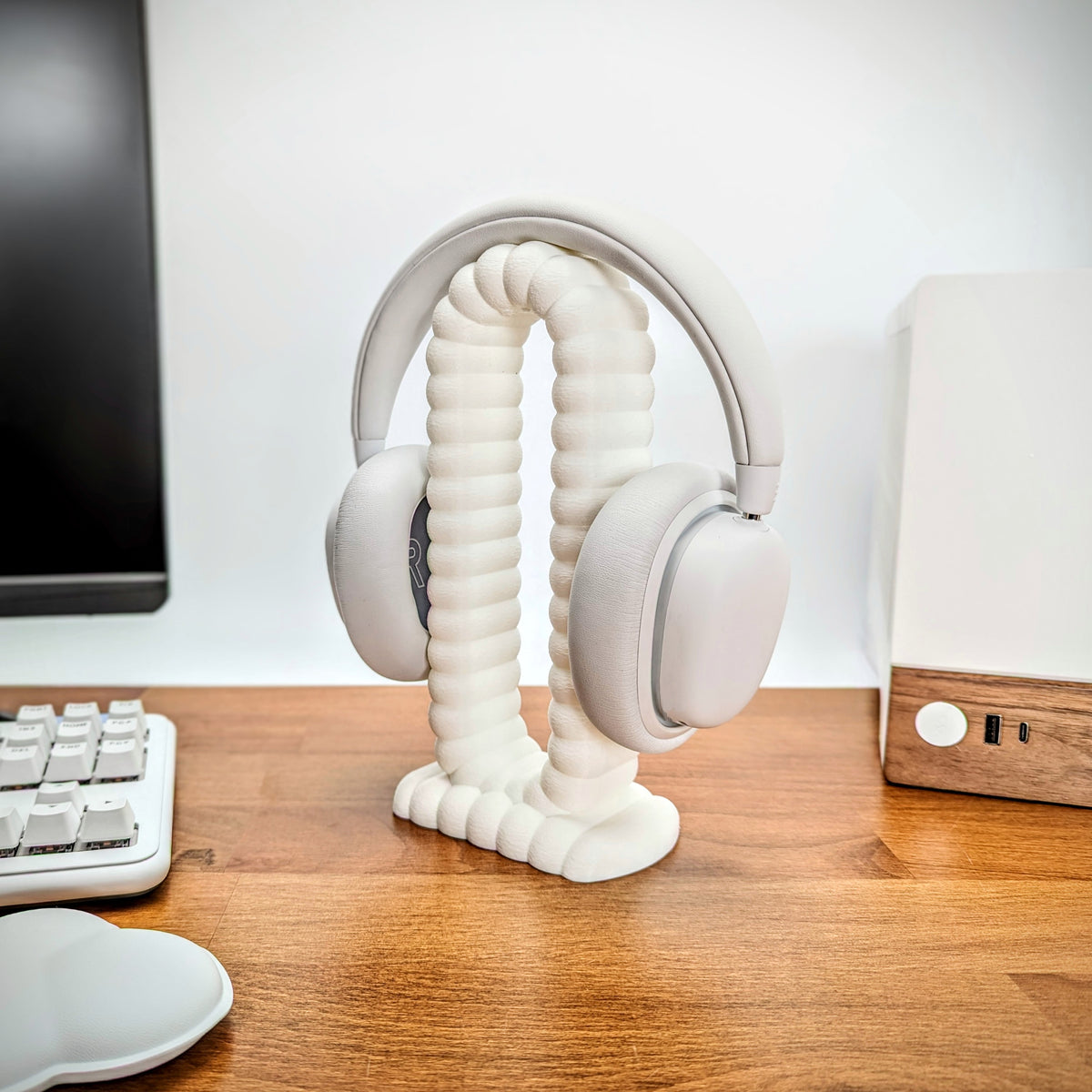 bubble-cloud-headphone-stand-simple-chic-headset-holder-beamteam3d